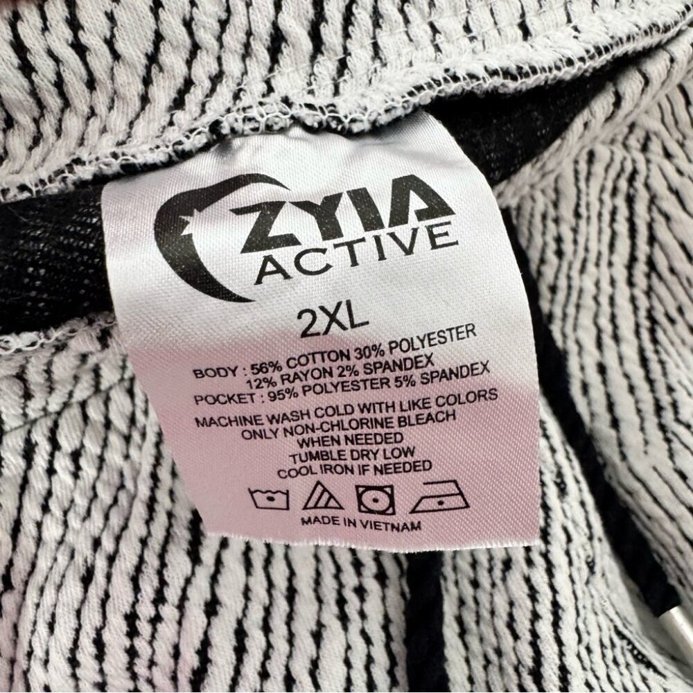 Zyia active shorts white black stripes braided rope tie up moon embroidered logo - Picture 8 of 8